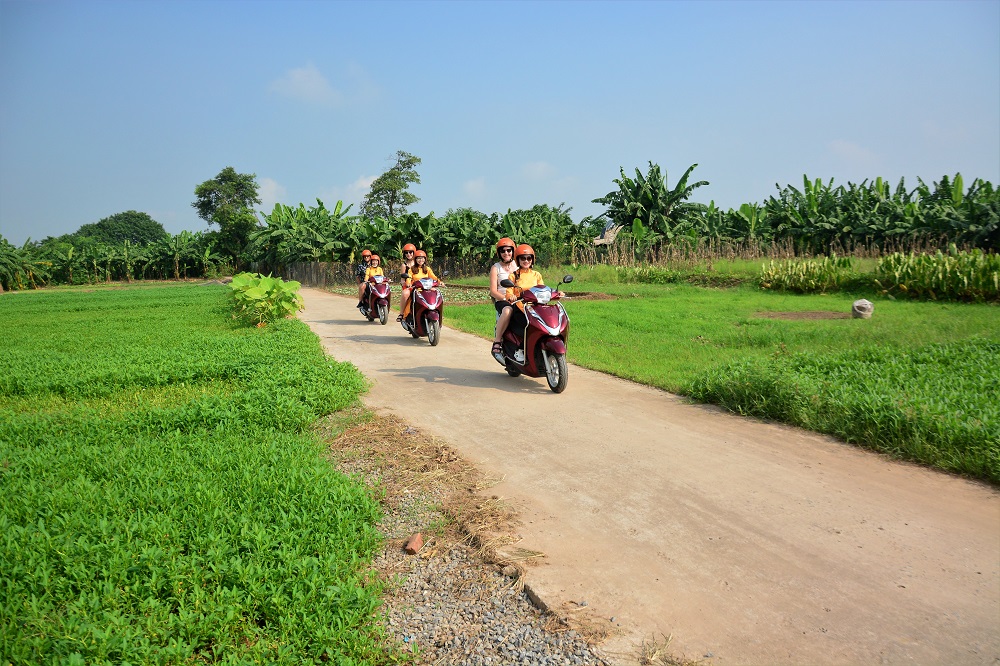 Motorbike-Tours-Led-By-Women