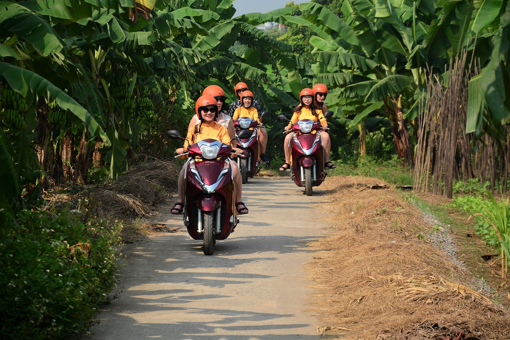 Motorbike-Tours-Led-By-Women