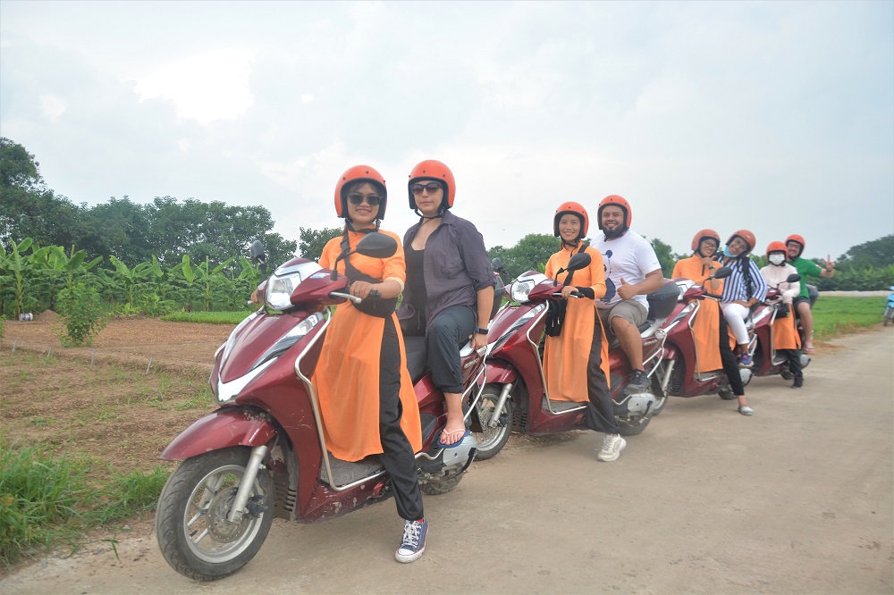 Motorbike-Tours-Led-By-Women