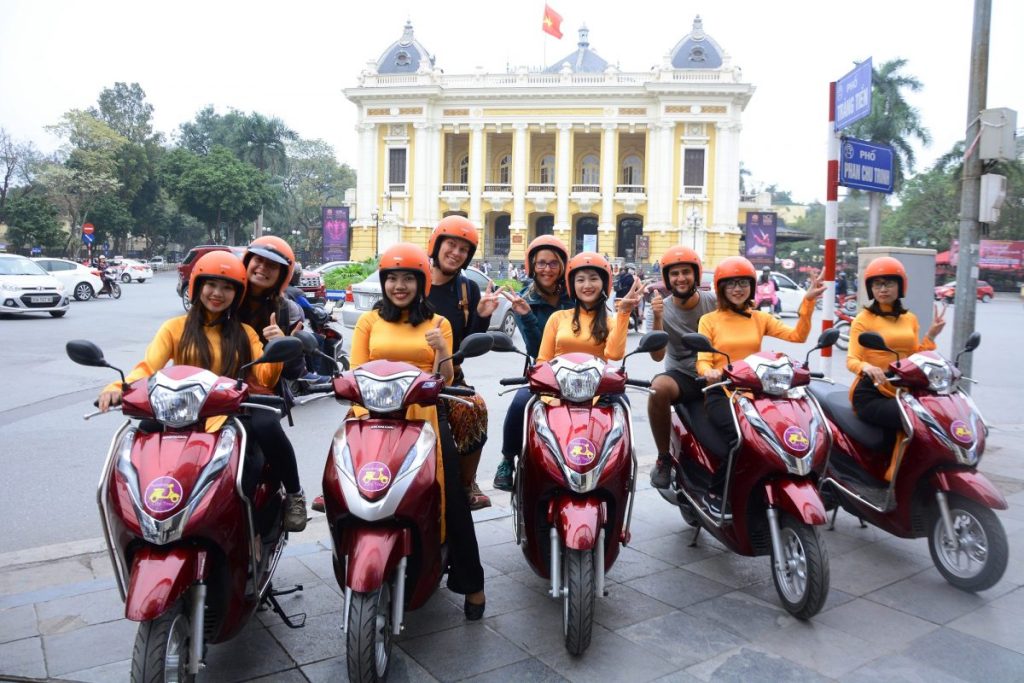 Motorbike-Tours-Led-By-Women