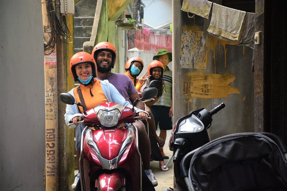 Motorbike-Tours-Led-By-Women